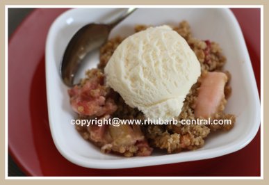 Apple Rhubarb Crumble 