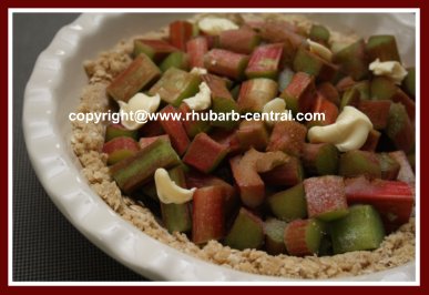 How to Make Healthy Rhubarb Crumble