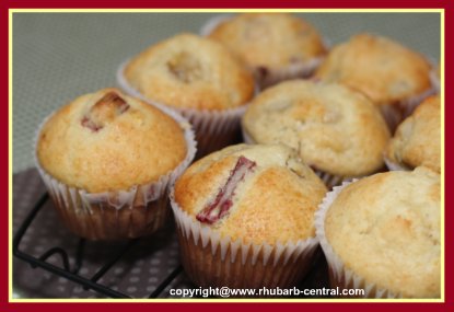 Rhubarb Banana Muffins 