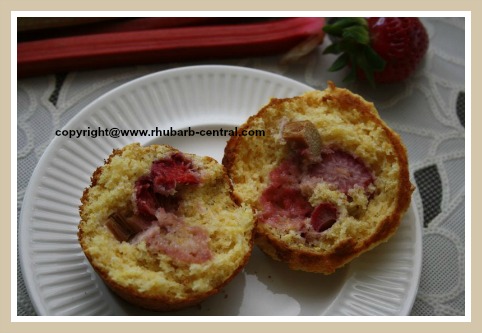 Amazing Rhubarb Strawberry Muffin Recipe