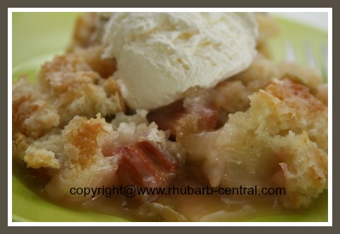 Easy Rhubarb Dessert Cobbler
