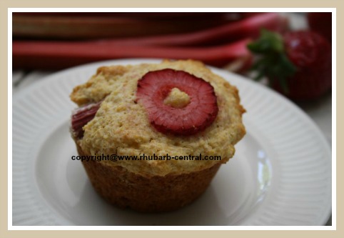 Homemade Strawberry Rhubarb Muffins Recipe