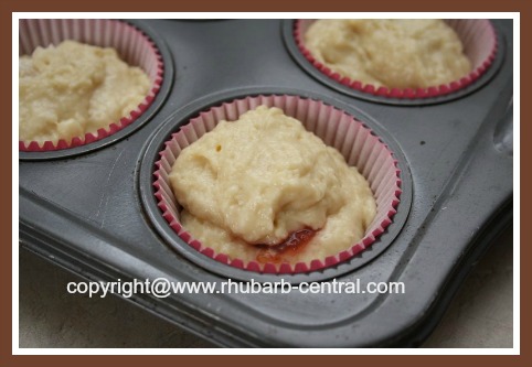 How to Make Muffins with Jam Centers How to Make Muffins with Jam Centers