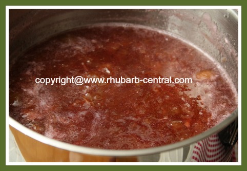 How to Make Plain Canned Rhubarb Jam