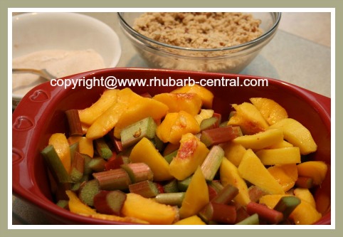 Making a Rhubarb Peach Fruit Crumble