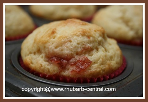 Recipe for Muffins with Jam Centers