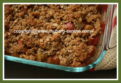 Rhubarb Crisp Dessert Recipe Made with Honey and Oats