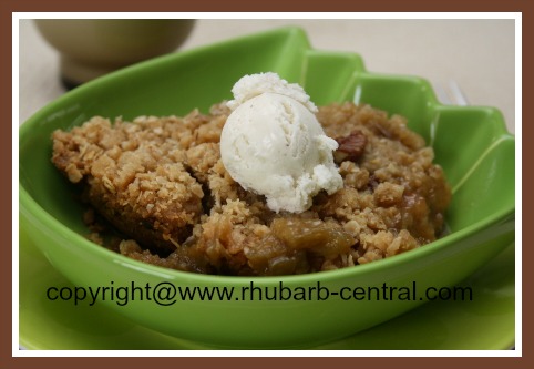 Rhubarb Recipe for Rhubarb Crockpot Crumble Dessert 