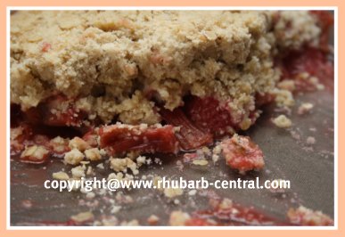 Rhubarb Strawberry Oatmeal Crumble Recipe