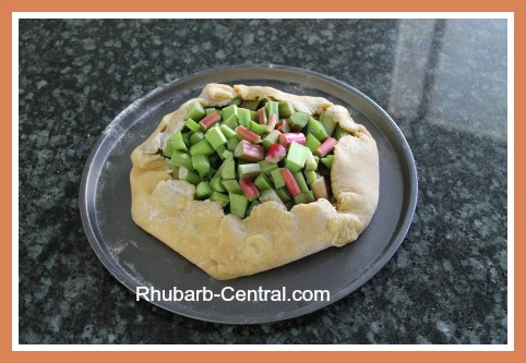 How to Make the Best Rhubarb Tart - Rhabarber-Waehe
