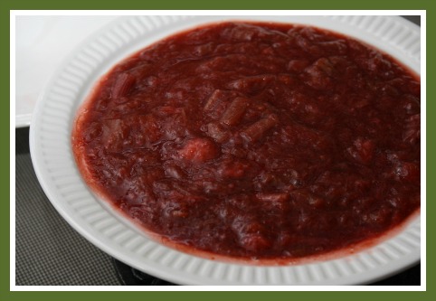 Homemade Strawberry Rhubarb Sauce Topping Recipe #homemaderhubarbsauce #rhubarbandstrawberries #strawberryrhubarbcompote
#rhubarbcentral