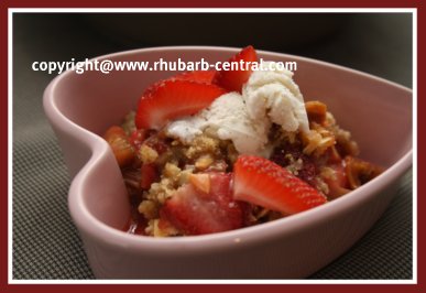 Homemade Strawberry Rhubarb Crumble Recipe