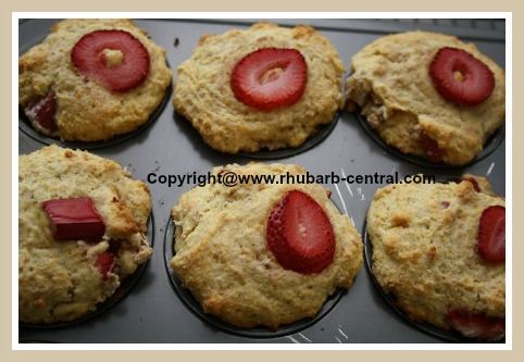 Rhubarb Strawberry Muffins Homemade